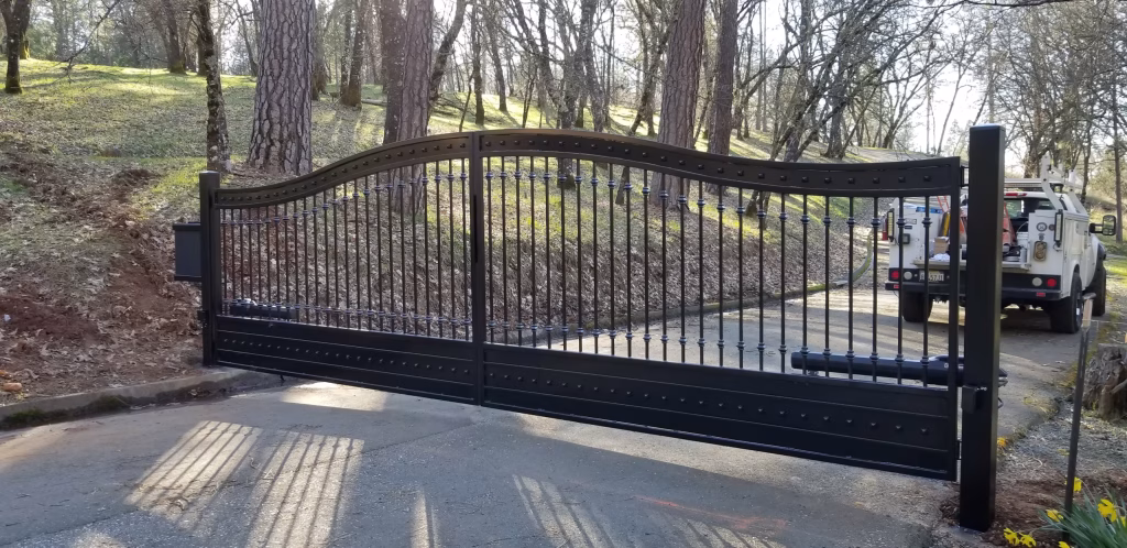 driveway gate arch